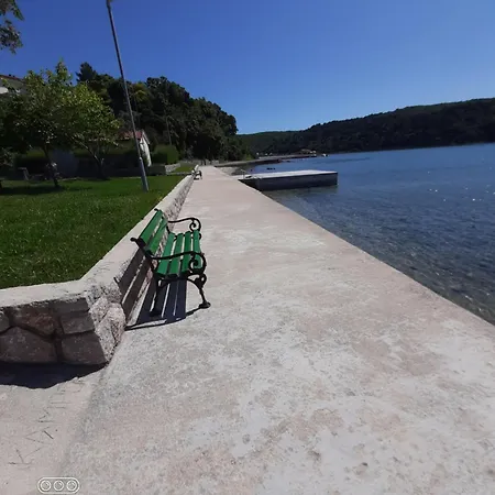 Appartamento Lana Rab Kampor