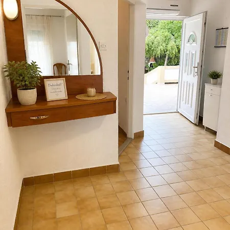 Apartament Lana Rab